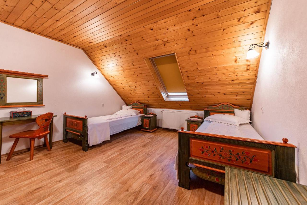 Conacul Secuiesc-Szekelyko Kuria Otel Coltesti Dış mekan fotoğraf