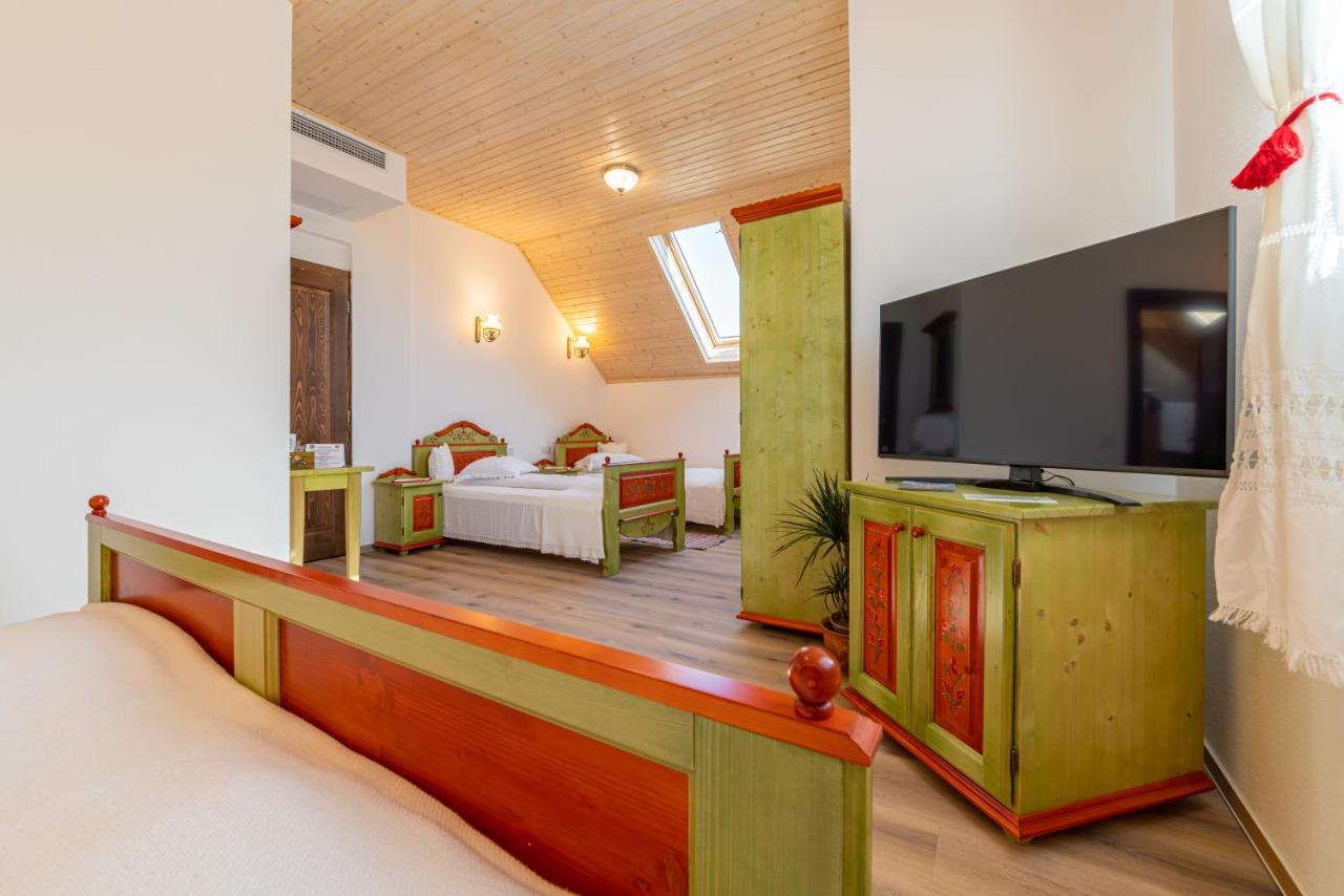 Conacul Secuiesc-Szekelyko Kuria Otel Coltesti Dış mekan fotoğraf
