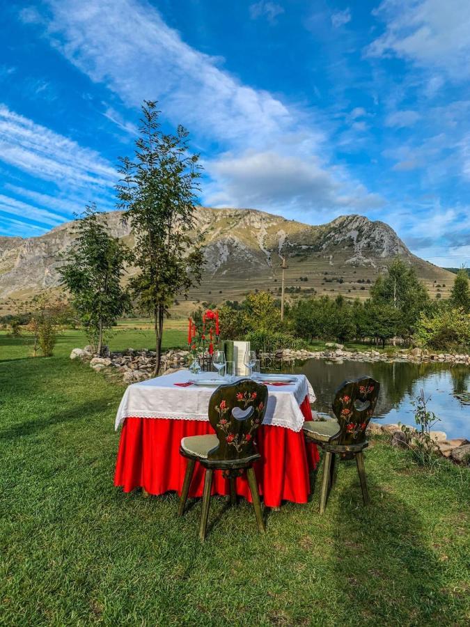Conacul Secuiesc-Szekelyko Kuria Otel Coltesti Dış mekan fotoğraf