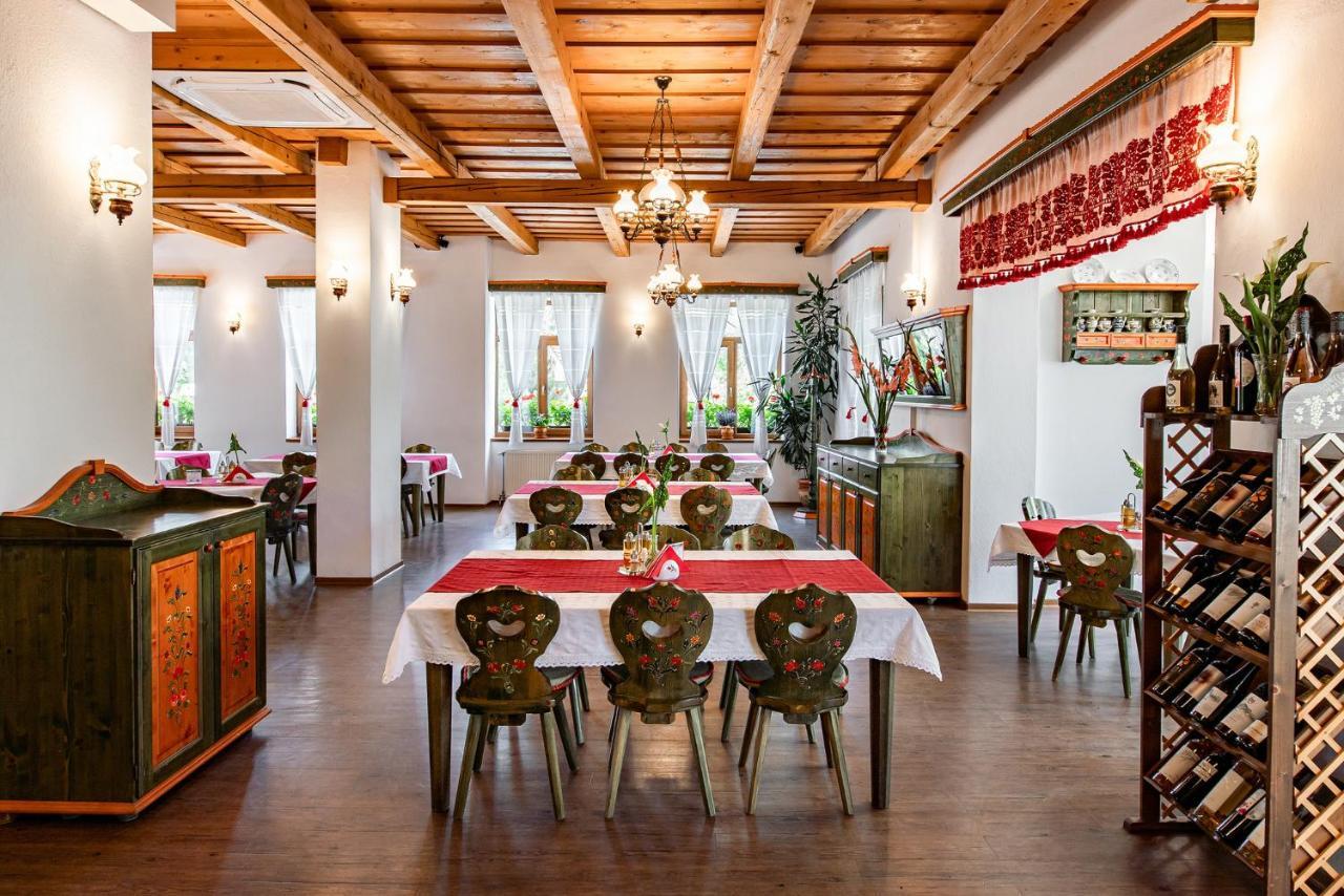 Conacul Secuiesc-Szekelyko Kuria Otel Coltesti Dış mekan fotoğraf