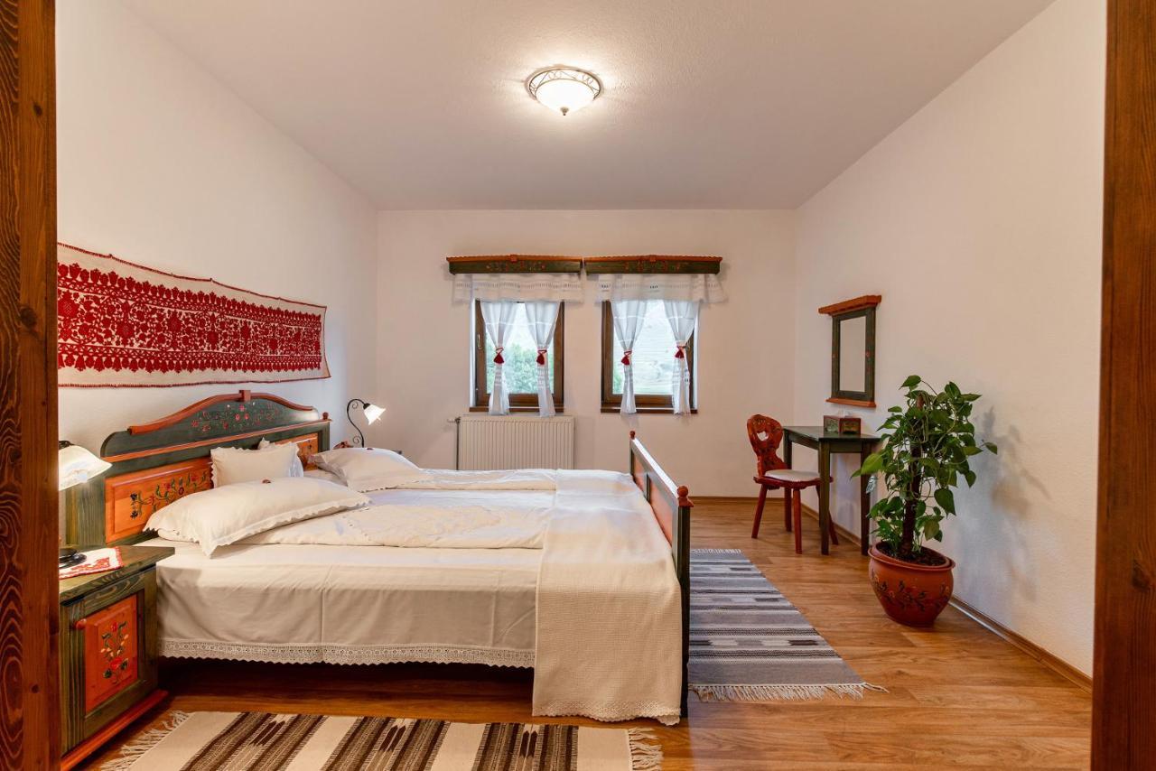 Conacul Secuiesc-Szekelyko Kuria Otel Coltesti Dış mekan fotoğraf