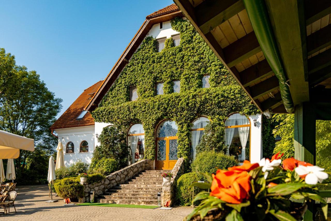 Conacul Secuiesc-Szekelyko Kuria Otel Coltesti Dış mekan fotoğraf