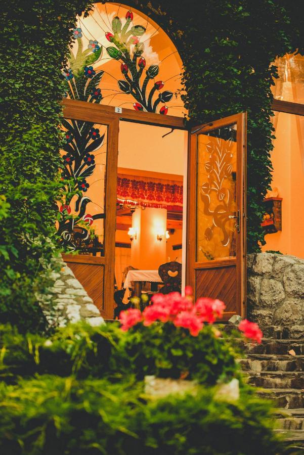 Conacul Secuiesc-Szekelyko Kuria Otel Coltesti Dış mekan fotoğraf