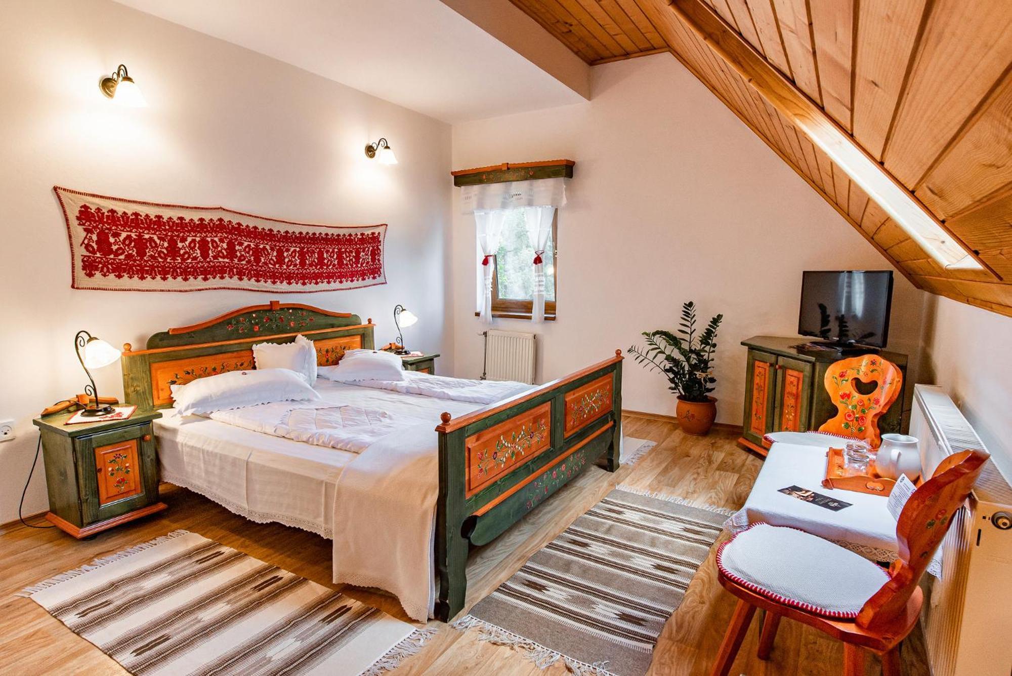 Conacul Secuiesc-Szekelyko Kuria Otel Coltesti Dış mekan fotoğraf